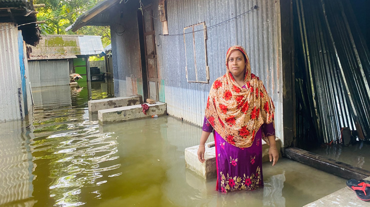 Die Menschen in Bangladesch suchen Schutz vor den Fluten (c)  AWO International_Gana Unnayan Kendra